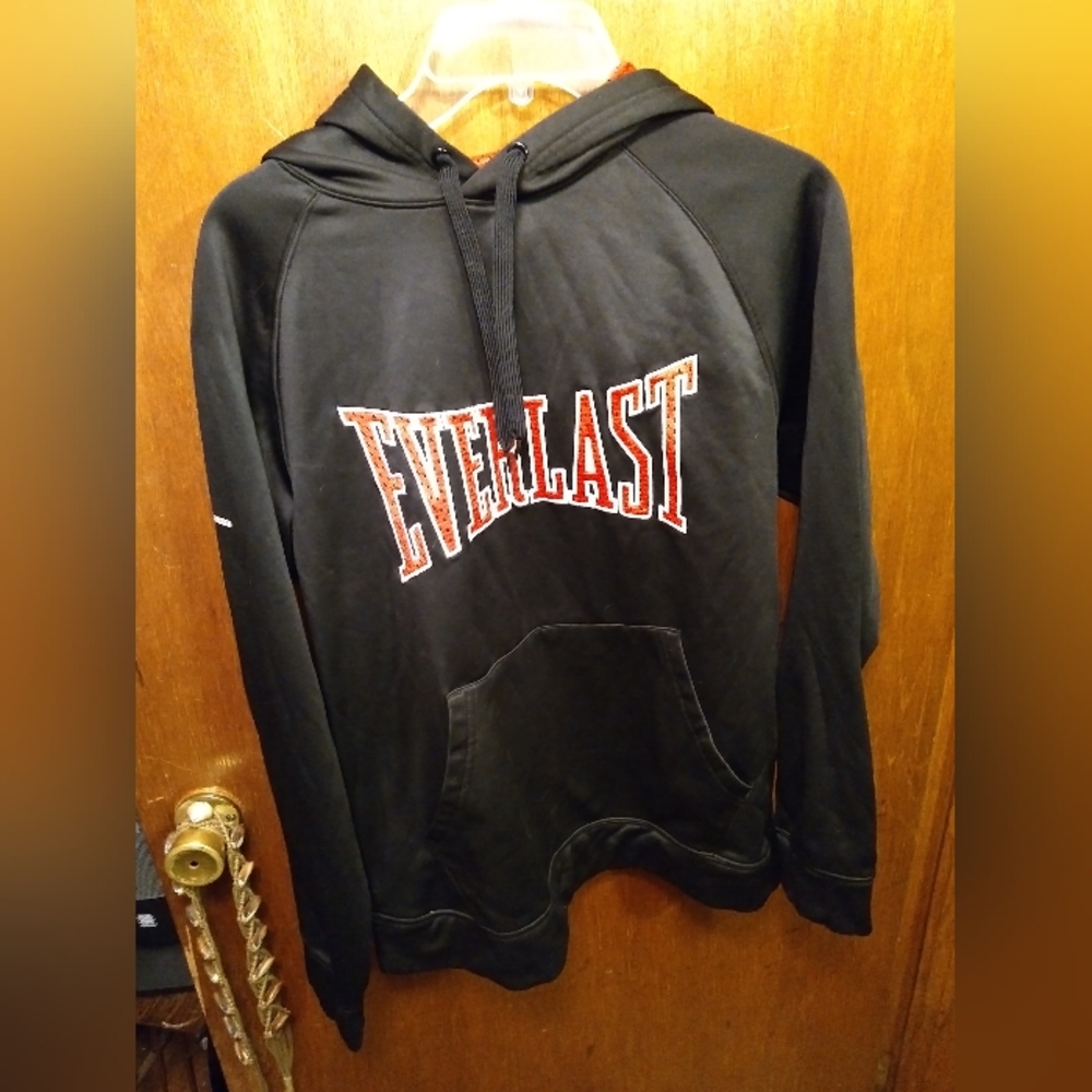 Everlast Pullover Hoodie size M/M black with red letters EUC